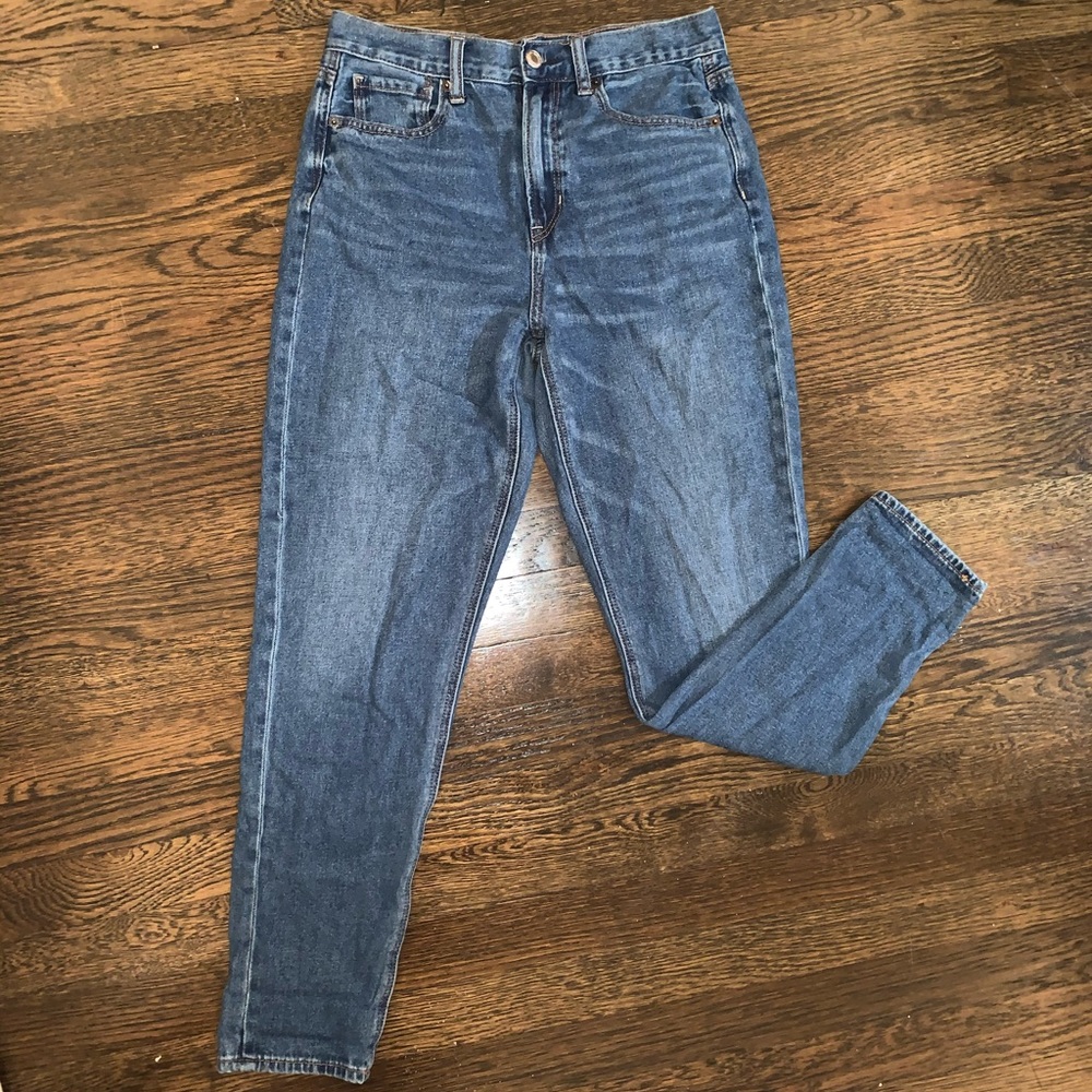 American Eagle Mom Jeans